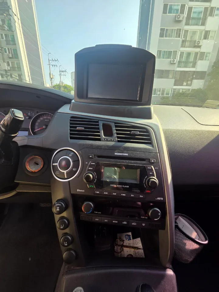코란도 스포츠(4WD) 차량 사진 3
