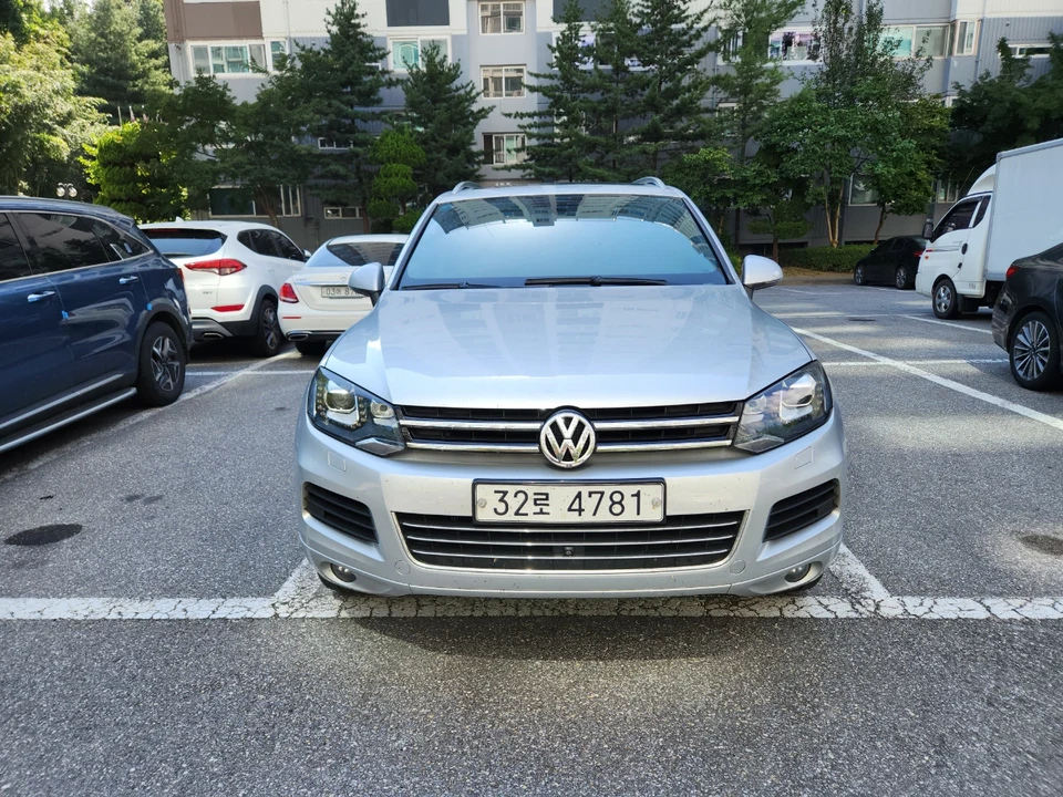 폭스바겐 투아렉 3.0 TDI BMT 대표 사진
