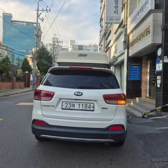 올뉴쏘렌토 R2.0 디젤 차량 사진 3