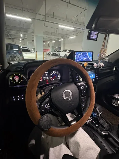 더 뉴 티볼리 1.6 차량 사진 6
